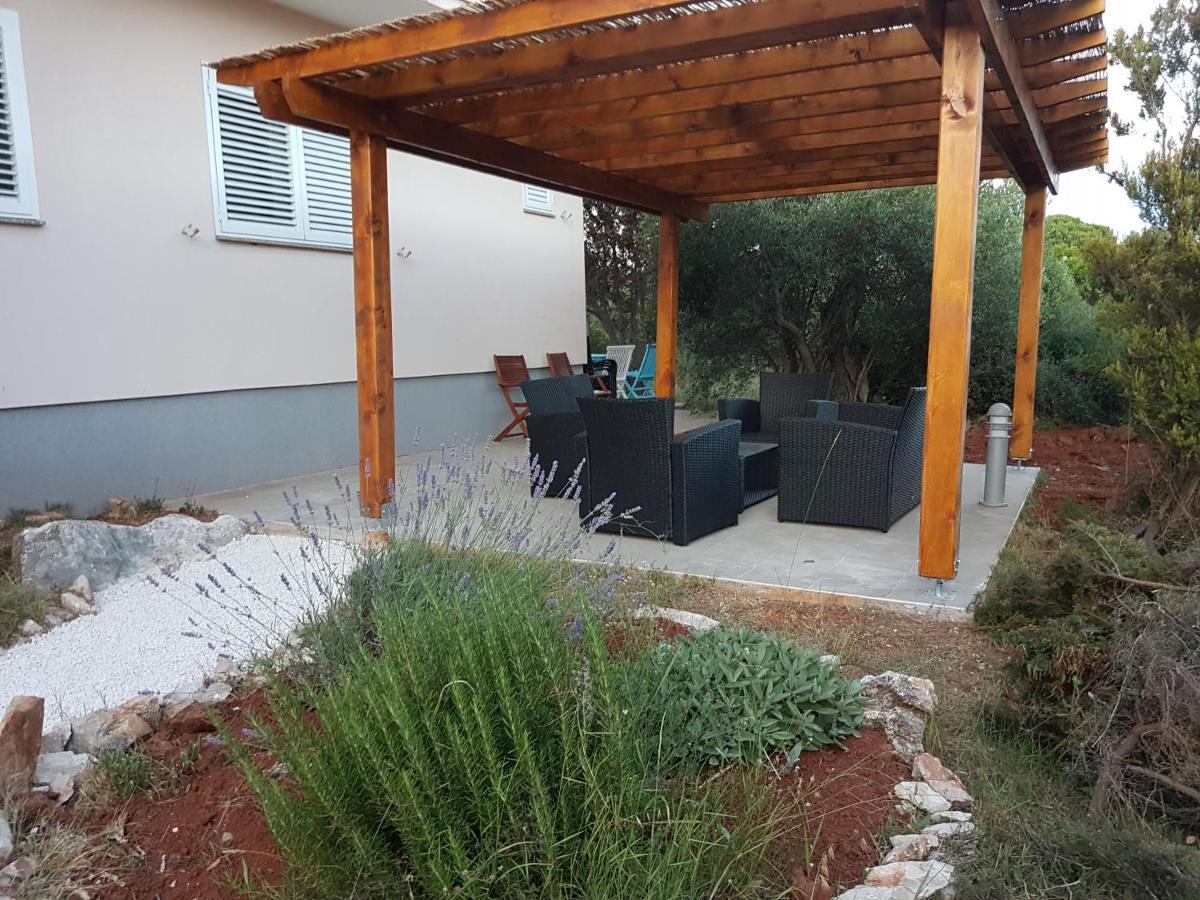 Olive Apartments Ugljan Exterior photo